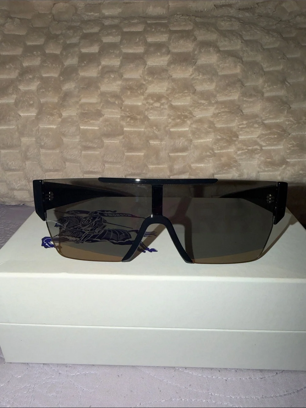 Burberry stylish unisex